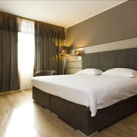 Hotel Glamour 4*