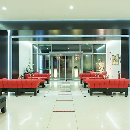Glamour Hotel 4*