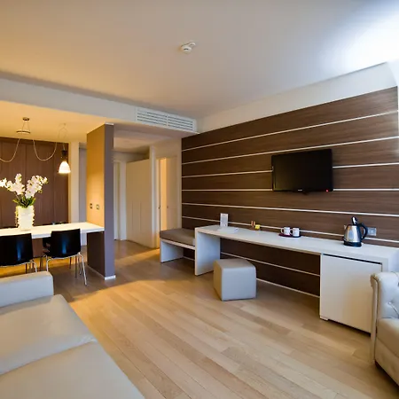 Glamour Hotel