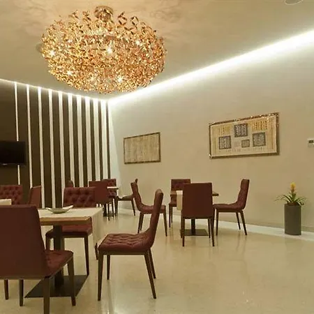 Отель Glamour 4*