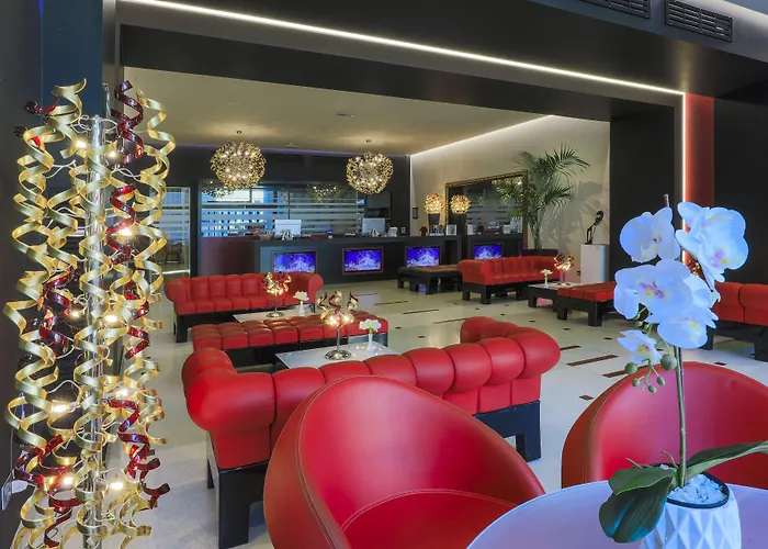 Glamour Hotel 4*