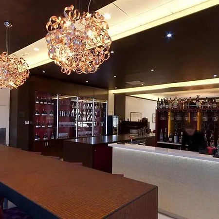 Glamour 4*