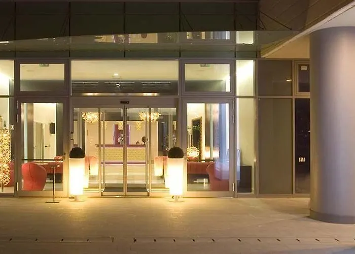 Glamour Hotel 4*
